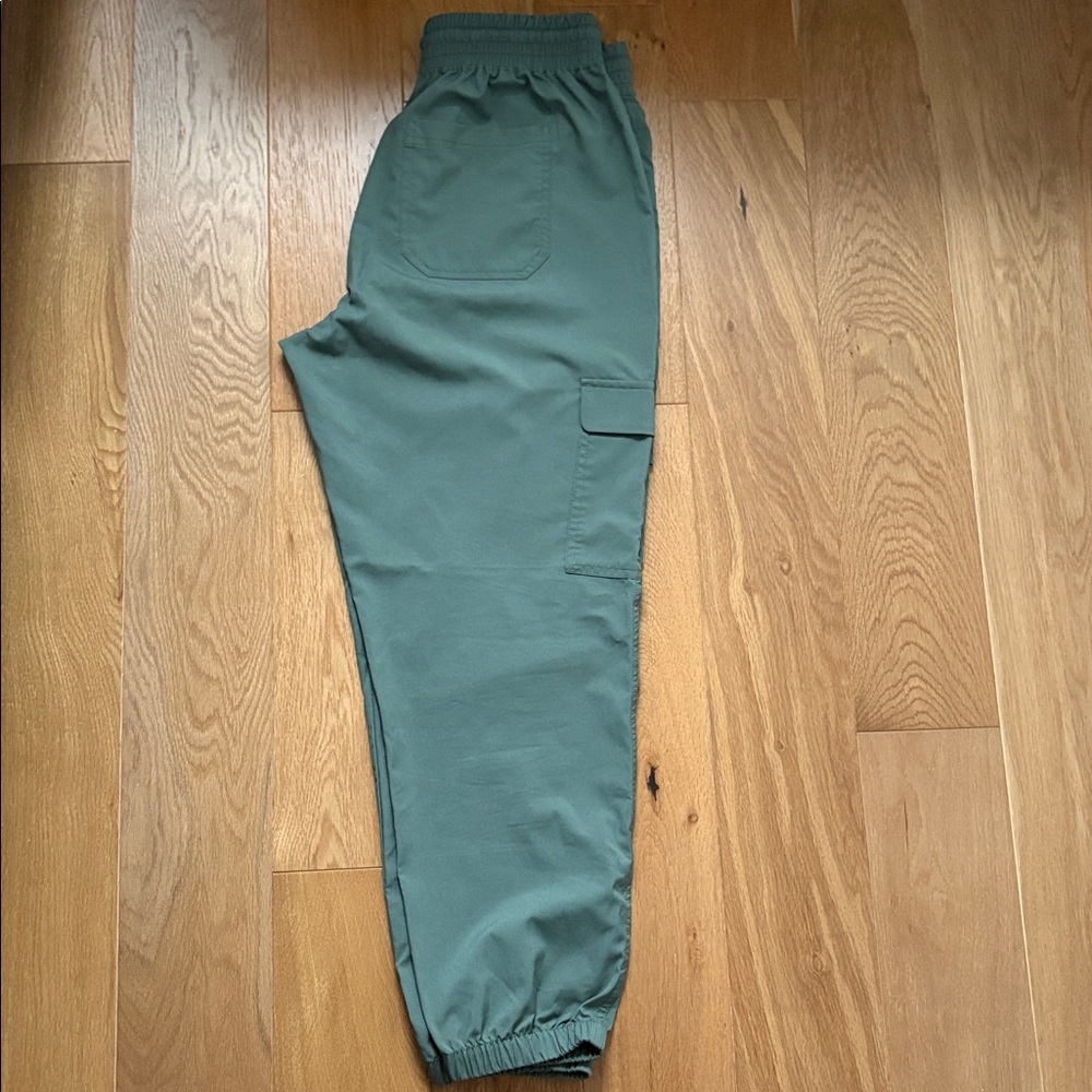 Old Navy Stretch Tech Cargo Pants M - Picture 2 of 5